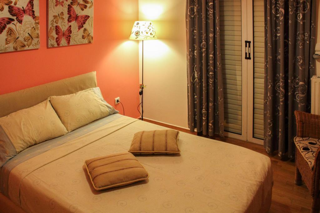 Ouranos Apartment Atena Exterior foto